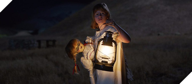 
Annabelle bị hành hạ trong phim
