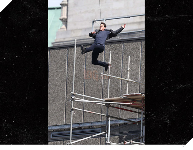 Tom Cruise bị thương khi đóng cảnh mạo hiểm trong Mission: Impossible 6