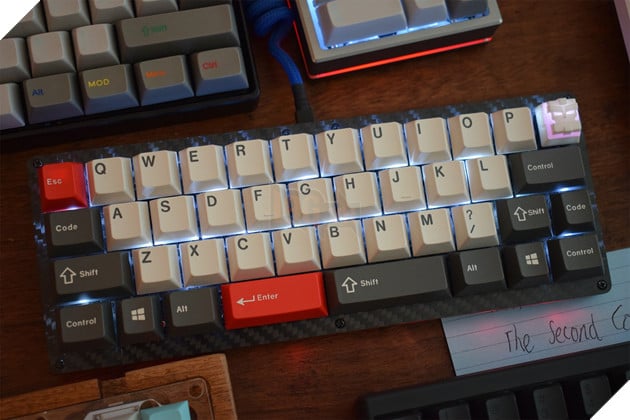 Tổng hợp các bàn phím cơ custom độc lạ từ xứ sở sương mù  13