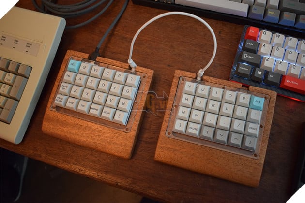 Tổng hợp các bàn phím cơ custom độc lạ từ xứ sở sương mù  14