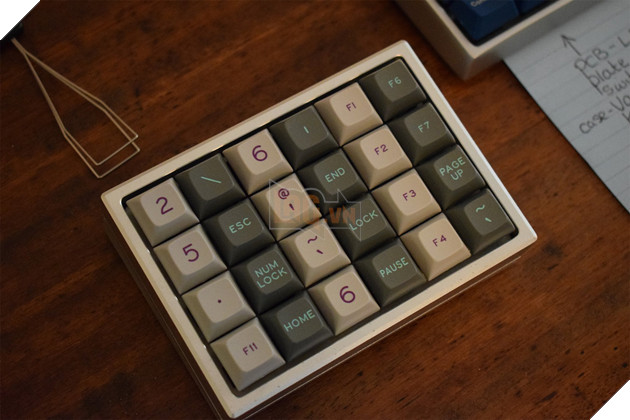 Tổng hợp các bàn phím cơ custom độc lạ từ xứ sở sương mù 