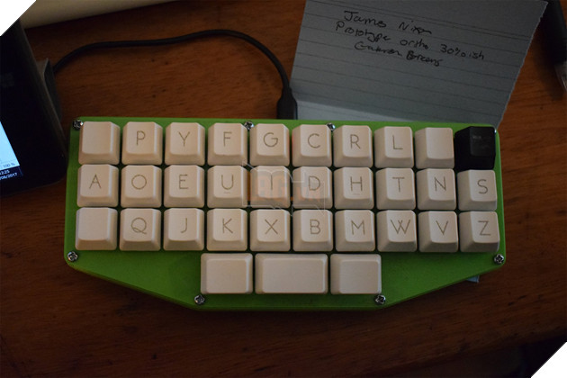 Tổng hợp các bàn phím cơ custom độc lạ từ xứ sở sương mù  6