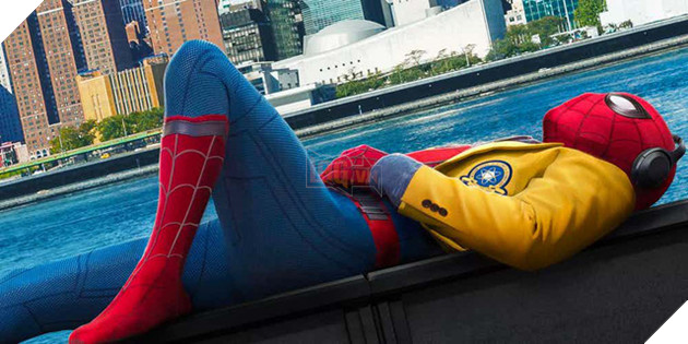 Tom Holland hé lộ sự thật đằng sau poster của Spider-man: Homecoming