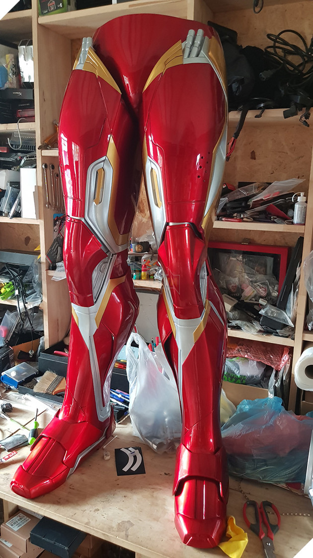 Đây không phải mô hình Iron Man bình thường đâu, trong đó là cả một bộ máy tính siêu khủng đấy!