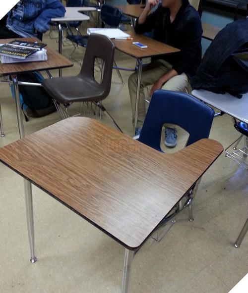 Chùm ảnh: 13 tình huống đầy trớ trêu trong cuộc sống mà chỉ những người thuận tay trái mới hiểu - Ảnh 4.