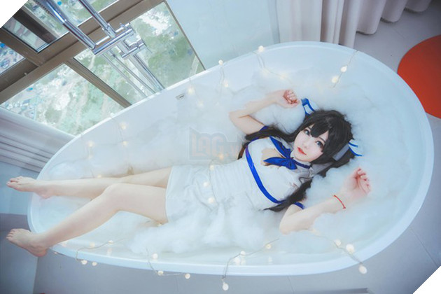 Cosplay Hestia cực dễ thương trong light novel nổi tiếng DanMachi