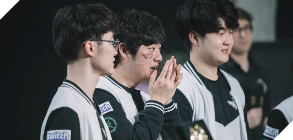 bang-reacao-ronaldo-premiacao-msi-2017-riot-games