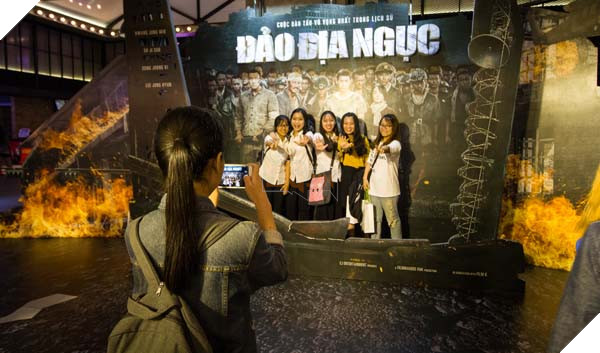 Khương Ngọc và Phi Thanh Vân cùng ra khơi tới Đảo Địa Ngục 8