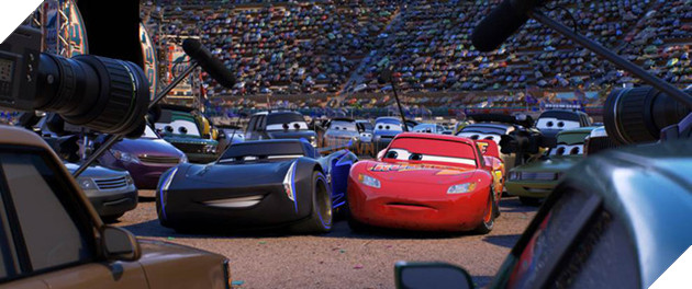 
Jackson Storm và Lightning McQueen – Đại diện của hai thế hệ xe hơi tranh tài trên đường đua
