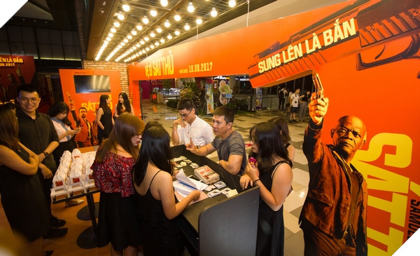 Những khách mời đầu tiên đến tham gia buổi Họp báo