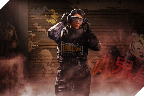 Ying là đặc công chuyên về bom choáng và những thứ gây nhiễu loạn