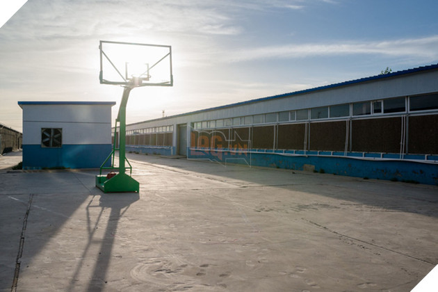 
Chơi bóng rổ là phương thức giải trí duy nhất của các thợ mỏ
