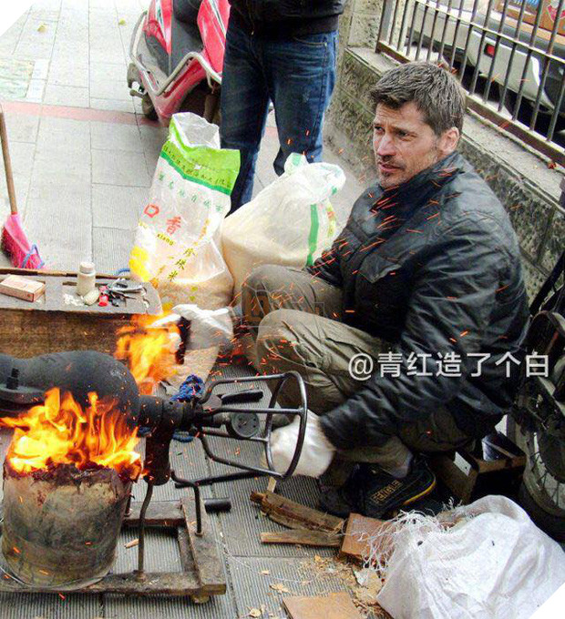 Chưa chừa hay sao mà còn chơi với lửa vậy hả thánh nhọ Jamie?