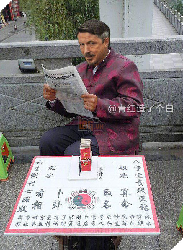 Nhìn cái mặt gian manh của Littlefinger mà đi coi bói chắc chắn sẽ không có gì tốt đẹp