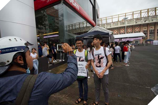 Ariana Grande đột ngột hủy show trước giờ G, lỗi do ai? 2