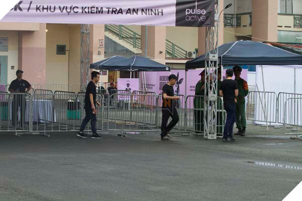 Ariana Grande đột ngột hủy show trước giờ G, lỗi do ai? 7