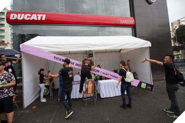 Ariana Grande đột ngột hủy show trước giờ G, lỗi do ai? 12