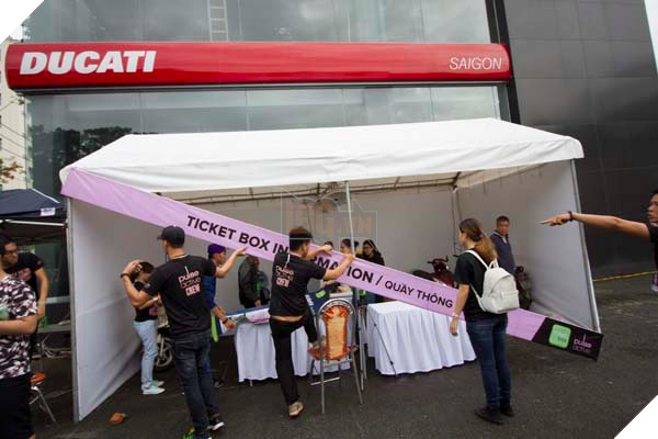 Ariana Grande đột ngột hủy show trước giờ G, lỗi do ai? 13