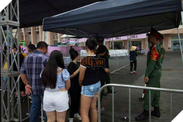 Ariana Grande đột ngột hủy show trước giờ G, lỗi do ai? 22