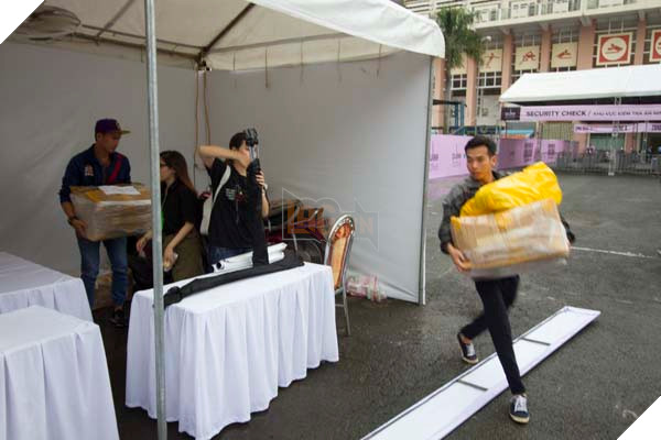 Ariana Grande đột ngột hủy show trước giờ G, lỗi do ai? 26