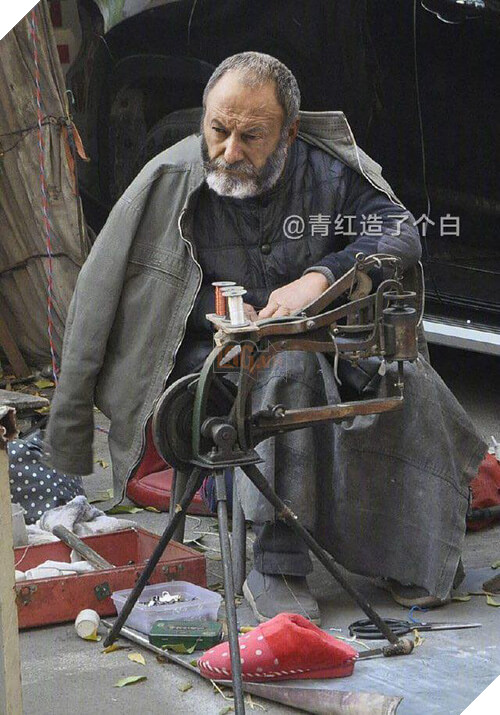 Sa cơ lỡ vận, dàn nhân vật Game of Thrones sang Trung Quốc bán hàng rong