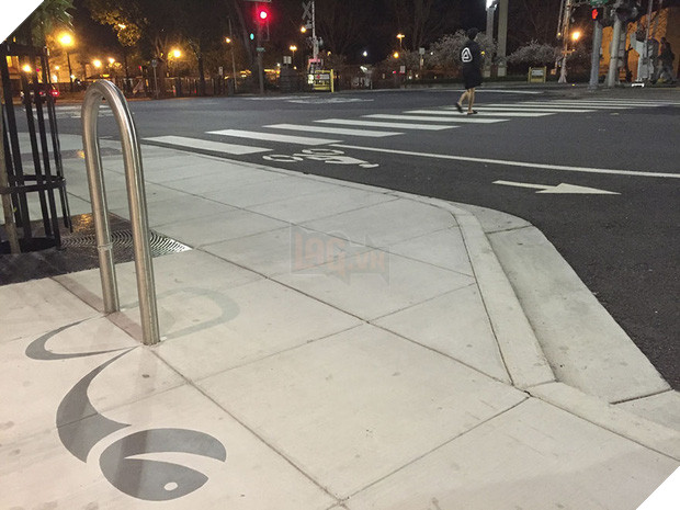 Bộ tranh đường phố được vẽ từ những chiếc bóng - Ảnh 17.