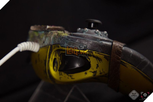 Tay cầm cực độc, được chế tác theo phong cách Zelda