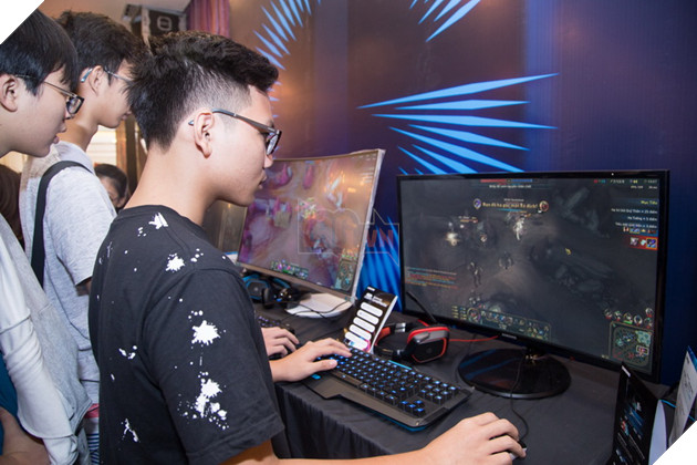 Samsung ra mắt Màn hình cong QLED 49 inches lớn nhất thế giới với định dạng 32:9 tại Việt Nam 9