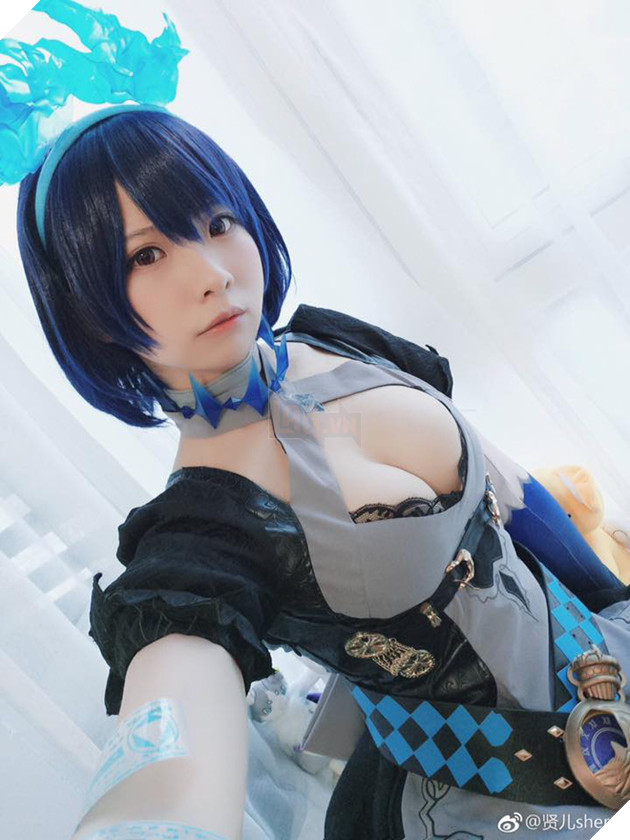 Cosplay nàng hầu Yoko Taro cực dễ thương trong SINoALICE