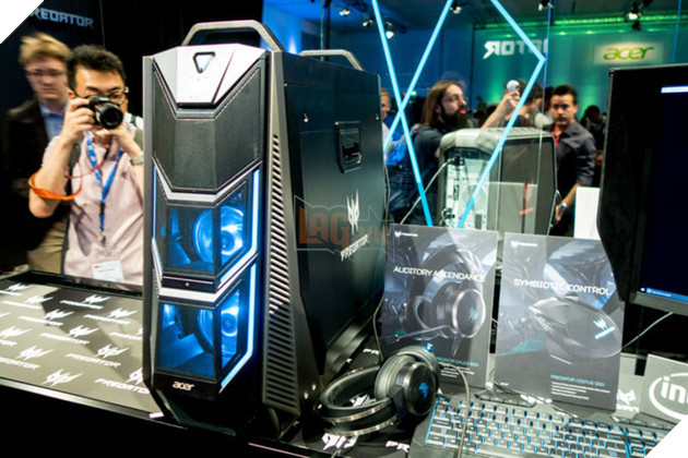 Acer ra mắt máy tính chơi game cấu hình khủng, chip Intel Core i9-7980XE 18 nhân, 4 card màn hình AMD Radeon Vega 2