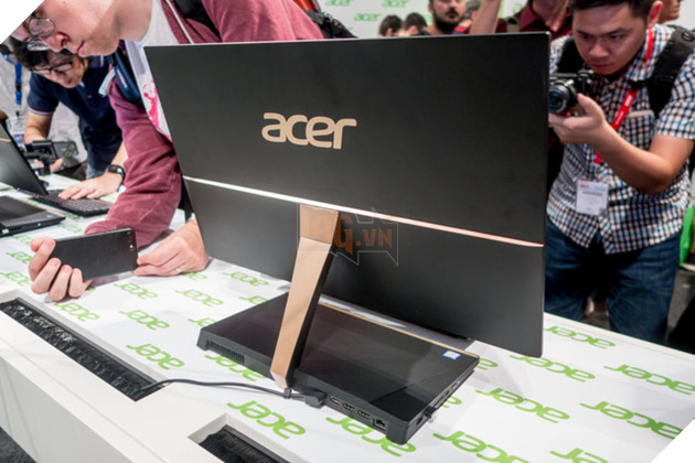 Acer ra mắt máy tính chơi game cấu hình khủng, chip Intel Core i9-7980XE 18 nhân, 4 card màn hình AMD Radeon Vega 7