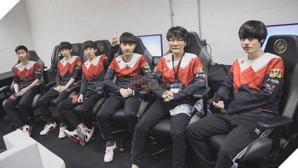 Liệu Xiaohu MVP của LPL có giúp Uzi giành được chức vô địch LPL đầu tiên? 10