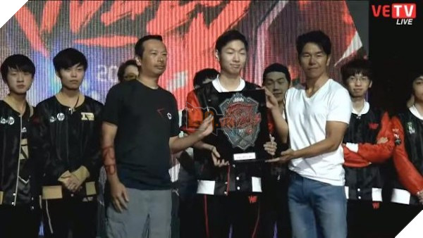 Liệu Xiaohu MVP của LPL có giúp Uzi giành được chức vô địch LPL đầu tiên? 9