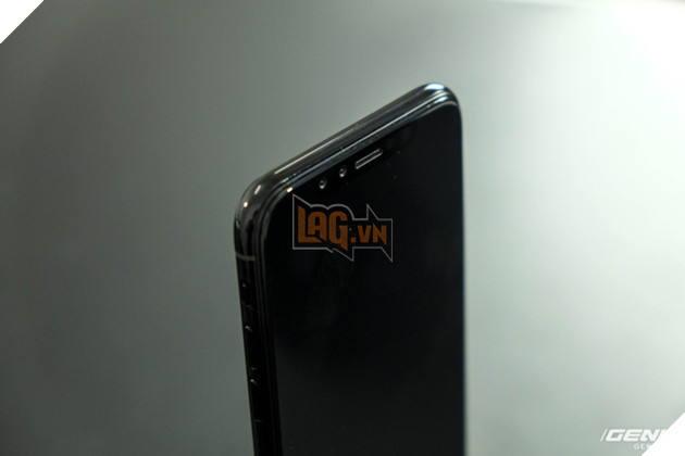 
Phần viền của iPhone 8 phiên bản màu đen được mạ bóng, giống với iPhone 7 Jet Black hiện nay
