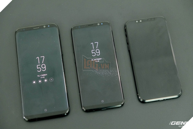 
Từ trái qua phải: Galaxy S8+, Galaxy S8, iPhone 8. Dễ dàng nhận thấy Galaxy S8+ là chiếc máy có kích thước lớn nhất trong cả ba, trong khi iPhone 8 là chiếc máy bé nhất
