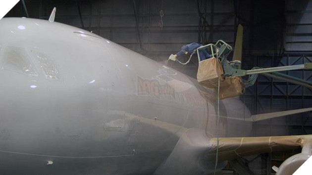 Tại sao đa số máy bay lại có màu trắng?