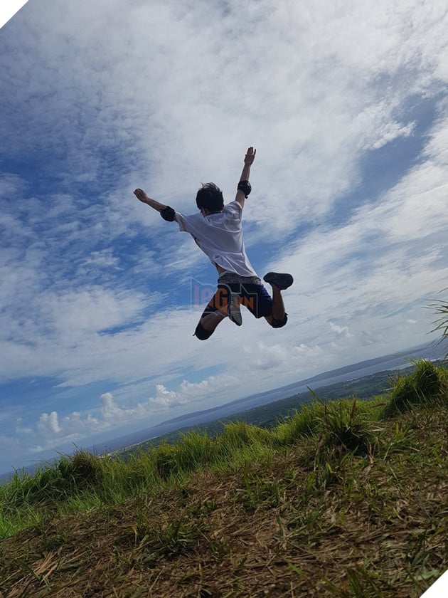 Trong lúc KT và Samsung Galaxy "đánh nhau vỡ mặt" vì tấm vé thứ 3 đi CKTG, Kkoma dẫn học trò của mình đến Mỹ du lịch thảnh thơi