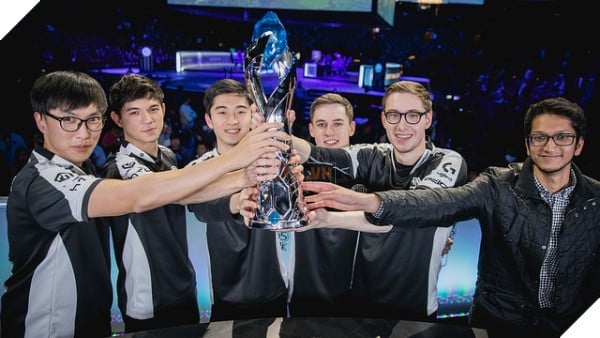 Sau tất cả, đội tuyển này cũng đã đuổi kịp thành tích của SKT T1 ở khía cạnh khu vực