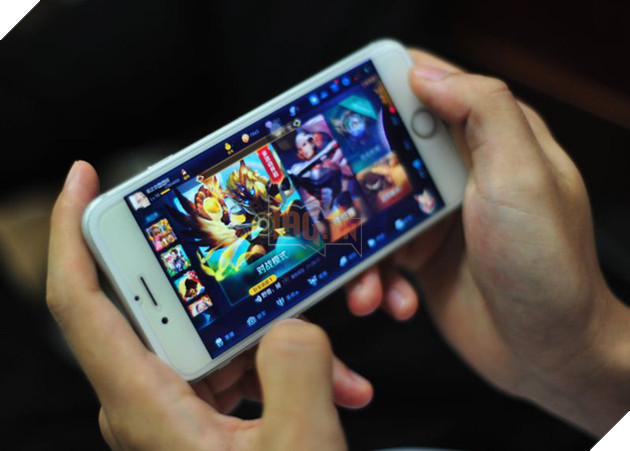 Chết cười bố mẹ đăng ký khai sinh cho con theo tên của một tựa game mobile