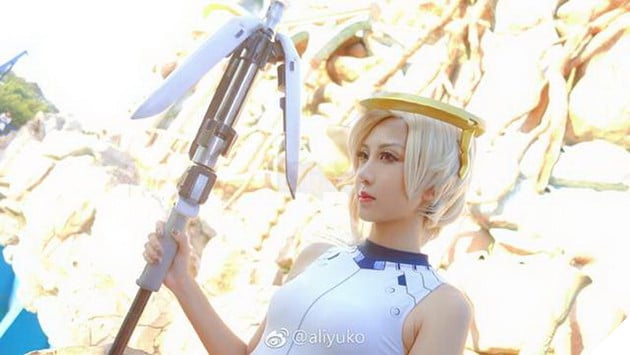 Siêu mẫu Aiyuko và bộ ảnh cosplay Overwatch chân dài bao mướt 4