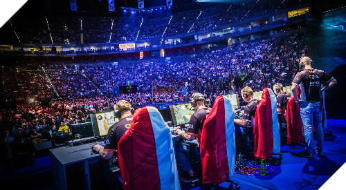 
Trước cả ngàn khán giả, các game thủ không được phép tạm dừng trận đấu chỉ để đi vệ sinh.
