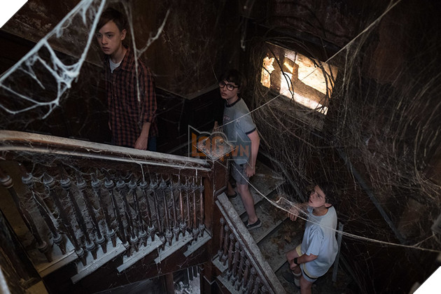 “It” Ám ảnh tuổi thơ đội lốt gã hề ma quái 12