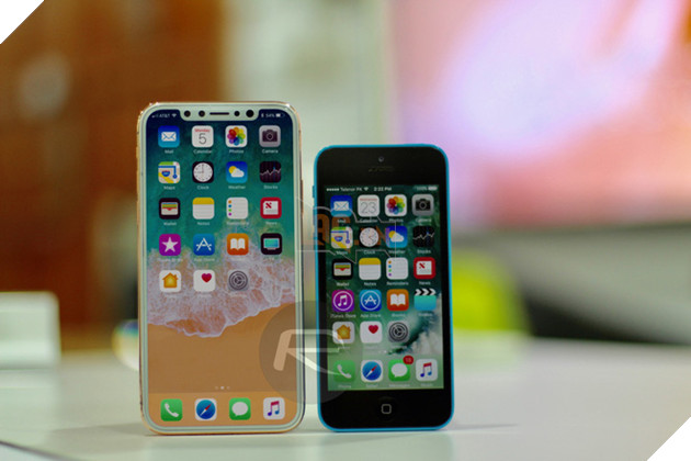 
iPhone X Blush Gold với iPhone 5c
