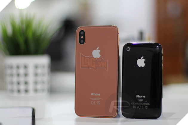 
iPhone X Blush Gold với iPhone 3G/3Gs
