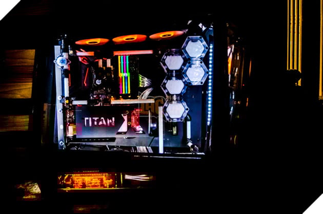 Mê mệt với bộ máy tính 'đom đóm' của game thủ Việt, riêng vỏ case cũng đã 50 triệu rồi