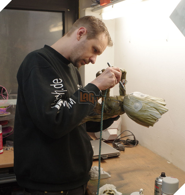 Nhìn chú bé Groot cực xinh này, chẳng ai dám tin bên trong là cỗ máy tính chơi được mọi game trên đời