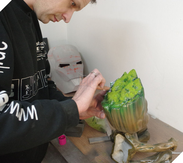 Nhìn chú bé Groot cực xinh này, chẳng ai dám tin bên trong là cỗ máy tính chơi được mọi game trên đời