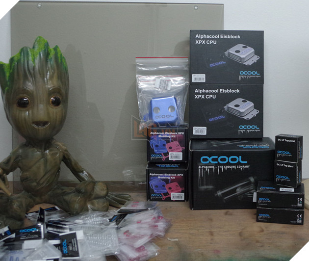 Nhìn chú bé Groot cực xinh này, chẳng ai dám tin bên trong là cỗ máy tính chơi được mọi game trên đời