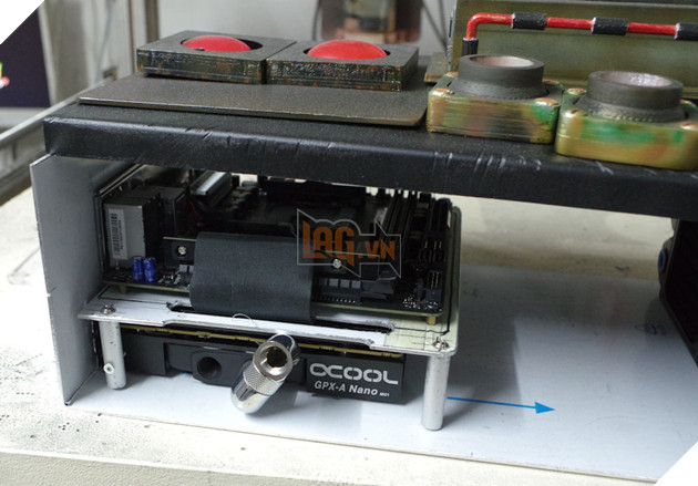 Nhìn chú bé Groot cực xinh này, chẳng ai dám tin bên trong là cỗ máy tính chơi được mọi game trên đời