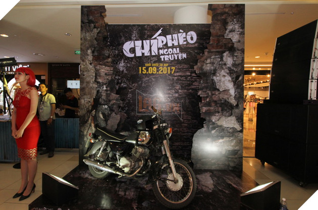 Thu Trang - Tiến Luật đầy cá tính trong buổi họp báo ra mắt Chí Phèo Ngoại Truyện 5